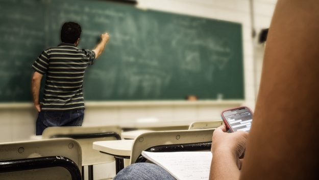 O desafio é manter a atenção dos alunos