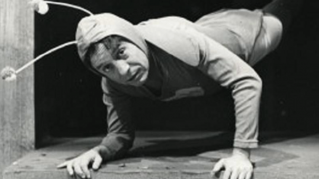 E agora, quem poderá me ajudar? E agora, quem poderá me ajudar?